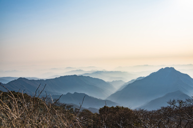 贵州铜仁梵净山上的云海
