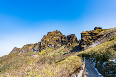 冬季晴天下的贵州铜仁梵净山
