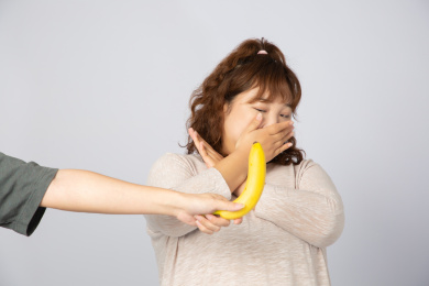 拒绝吃香蕉的亚洲肥胖女生
