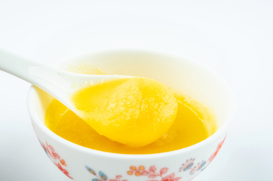 一碗金黄色的鸡油