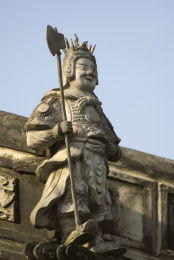 中国上海龙华寺垂脊神仙力士灰塑
