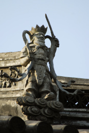 中国上海龙华寺垂脊神仙力士灰塑