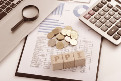 金融图表上摆放着字母方块PPI