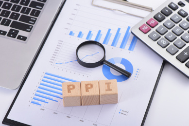 金融图表上摆放着字母方块PPI