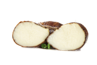 白底上放着切开的高州毛薯