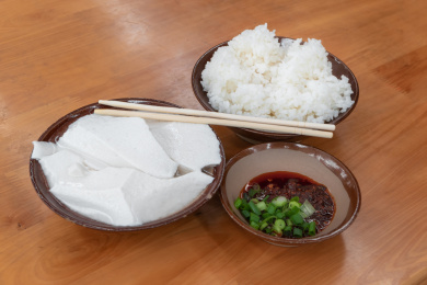 中国四川特色美食富顺豆花蘸水豆花饭特写