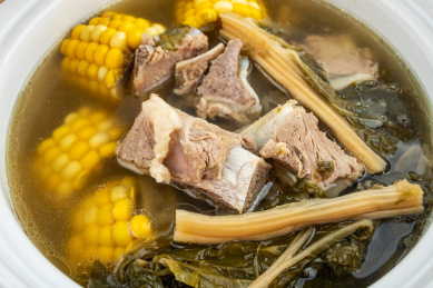 广东老火靓汤玉米菜干猪骨汤