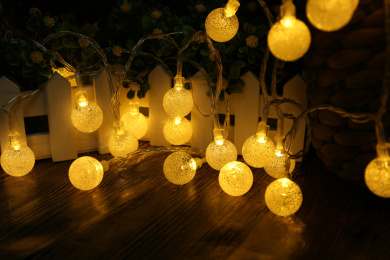 节日装饰用的防水太阳能气泡串灯