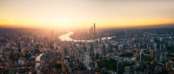 航拍上海外滩日出全景