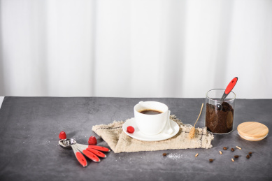 用硅胶手柄量勺泡咖啡