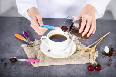 用硅胶手柄量勺泡咖啡