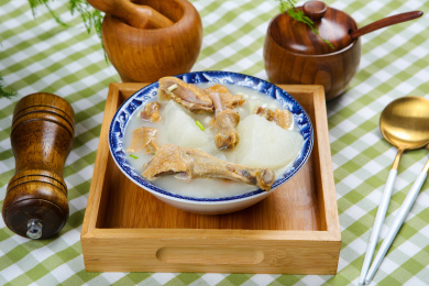 中餐传统美食菜肴咸鸭煮萝卜