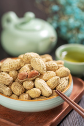 花生特写木桌面背景