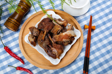 秘制香酥蒸香鸭肉