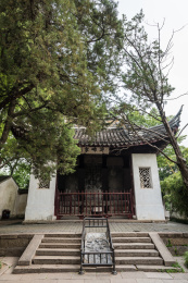 中国苏州虎丘山的御碑亭