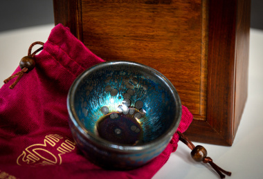 一组曜变的建盏茶盏