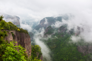 雨后云雾缭绕的浙江台州仙居神仙居景区 