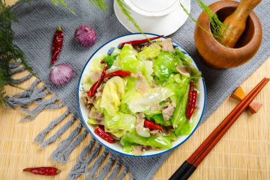 菜肴美食油炸炒莲白