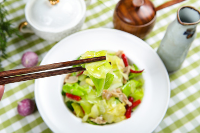 菜肴美食油炸炒莲白