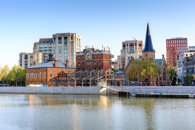 上海苏州河河畔老建筑