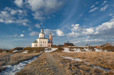 弗拉基米尔木屋与苏兹达里小镇风光