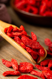 红色饱满的枸杞