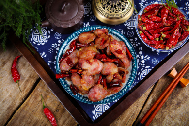 传统美食菜肴爆炒腊肠