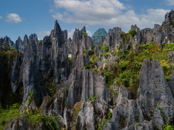 航拍贵州兴义国家地质公园的泥凼石林