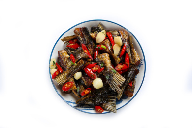 美味下酒菜烟熏鱼尾