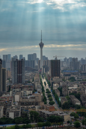 四川成都市339电视塔与城市天际线