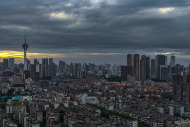 四川成都市339电视塔与城市天际线