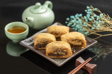 驴打滚特写黑色背景