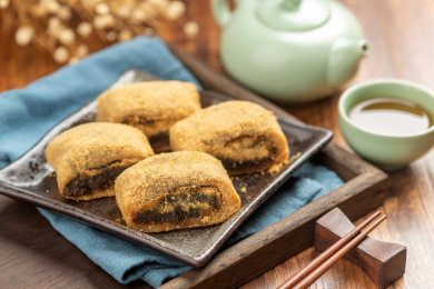 驴打滚特写木桌面背景