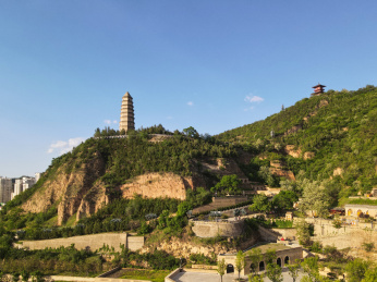 陕西延安宝塔山和宝塔风光