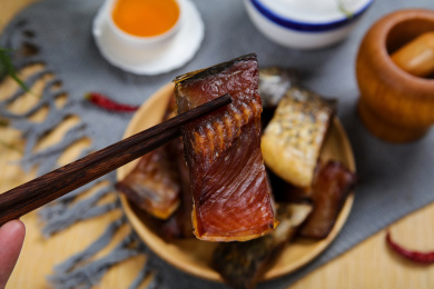 腊味特产美食烟熏鱼块
