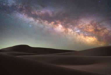 中国阿拉善腾格里沙漠星空