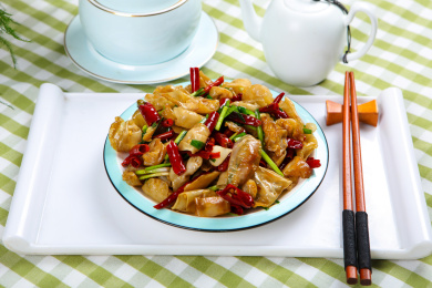 香辣美味特色菜肴爆炒腊鱼鳔