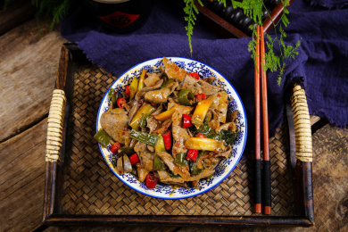 美味特色菜爆炒猪肝