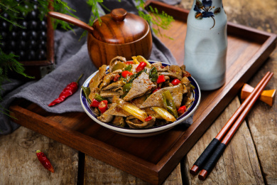 中餐特色菜肴美食小炒猪肝尖