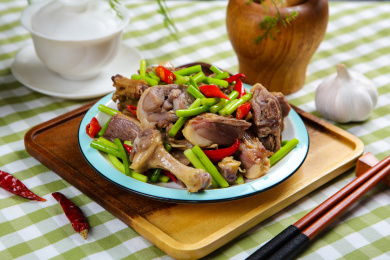 中餐菜肴美食爆炒咸香鸭