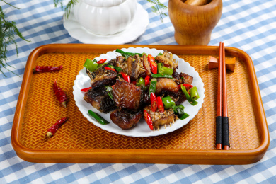 特色菜美食辣炒腊鱼块