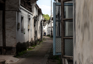 破败老旧的房子