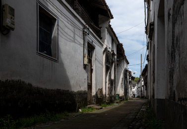 破败老旧的房子