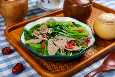 特色美食青菜煮鲜肝汤