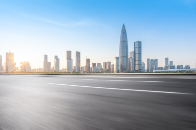 深圳后海CBD城市风光和空白的机动车道