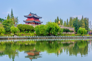 中国湖北荆州古城东门寅宾门宾阳楼风光