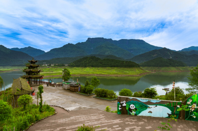 中国四川省眉山市雅女湖瓦屋山自然风光