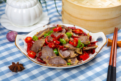 家常菜美食辣椒炒猪舌头