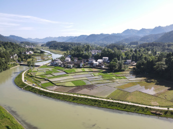 贵州省遵义市凤冈县土溪镇大连村，新车河