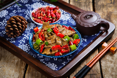 湘西特色菜爆炒土匪猪肝